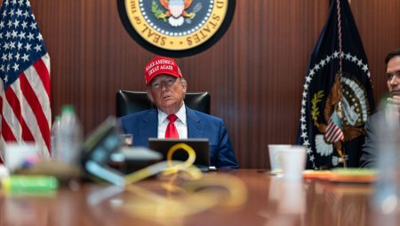 ABD Başkanı Trump: Rejim İran’ı tekrar büyük yapmıyorsa neden rejim değişikliği olmasın?