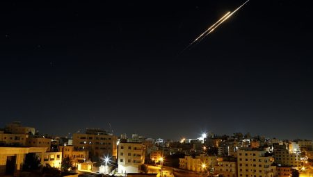 İran’dan İsrail’e füze saldırısı: Alarm düzeyi yükseldi