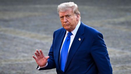 Trump’tan, İran’a hücumun emeline ulaşmadığı tezini dillendiren CNN ve New York Times’a reaksiyon